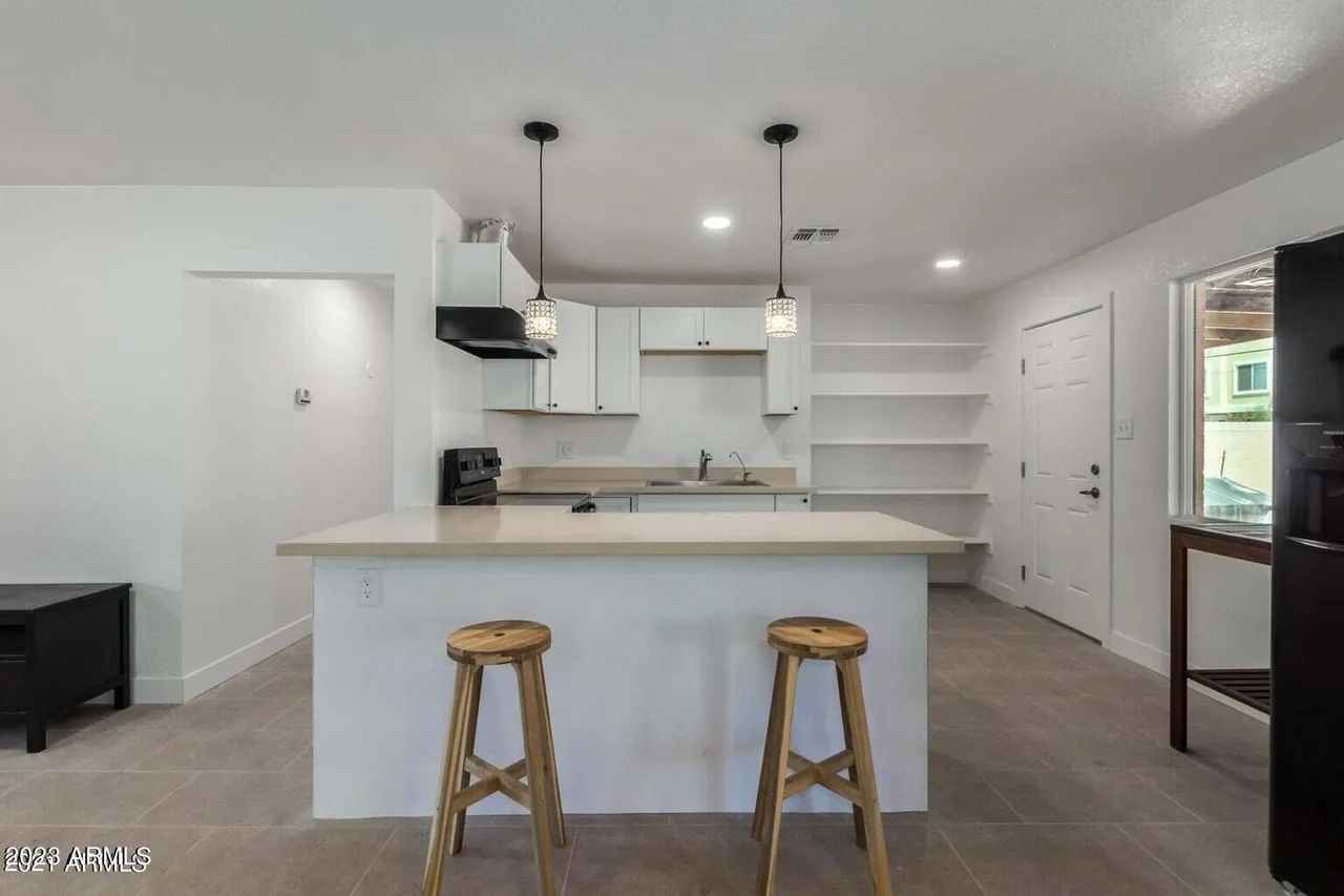 Room 3 — 1408 East Orange Street 1