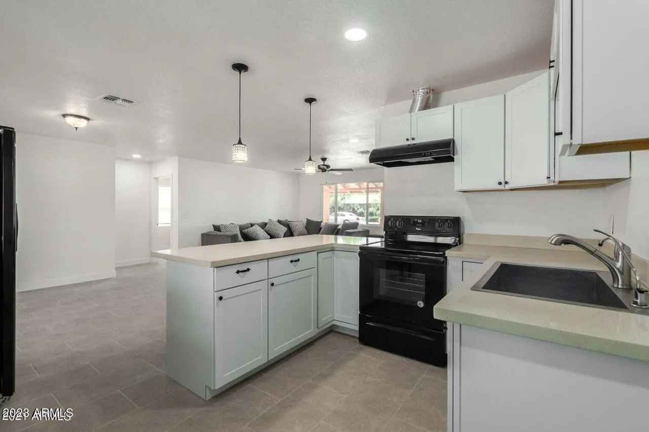 Room 3 — 1408 East Orange Street 2