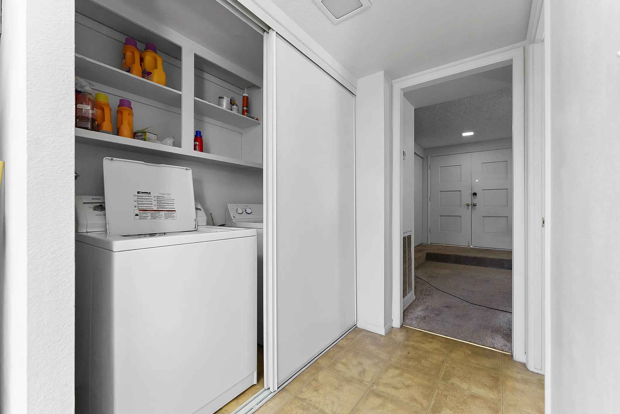 Affordable Room for Rent in Tempe — Near ASU & US-60 2