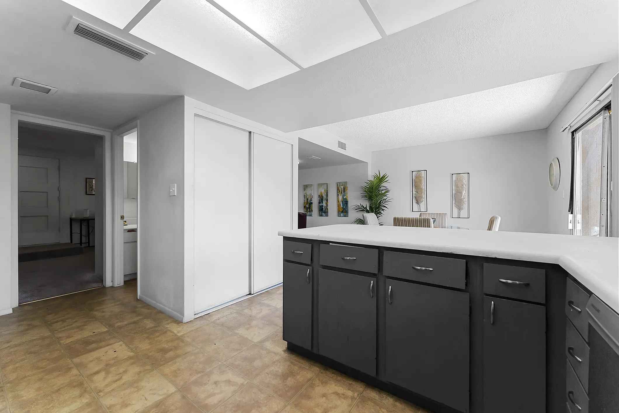 Affordable Room for Rent in Tempe — Near ASU & US-60 5