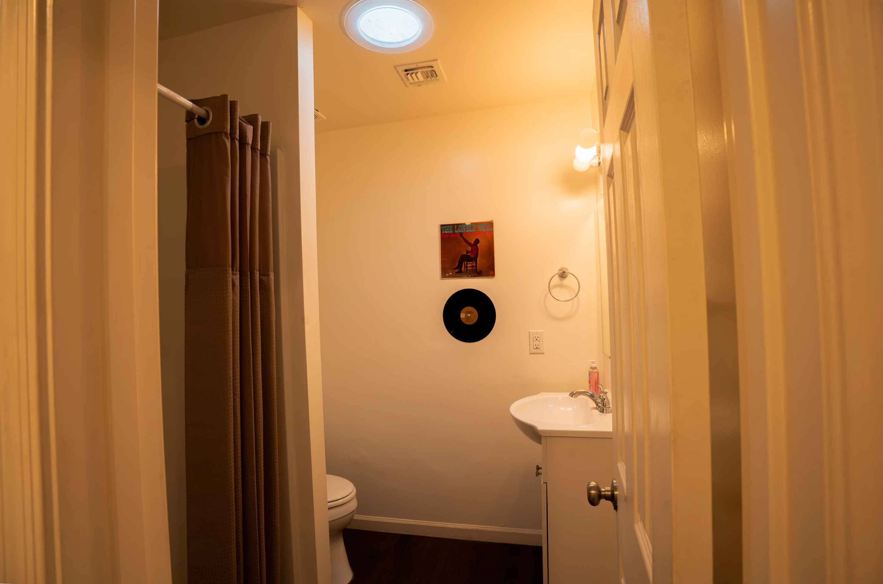 Cozy Room in Heart of Tempe - Move-in Ready! 4