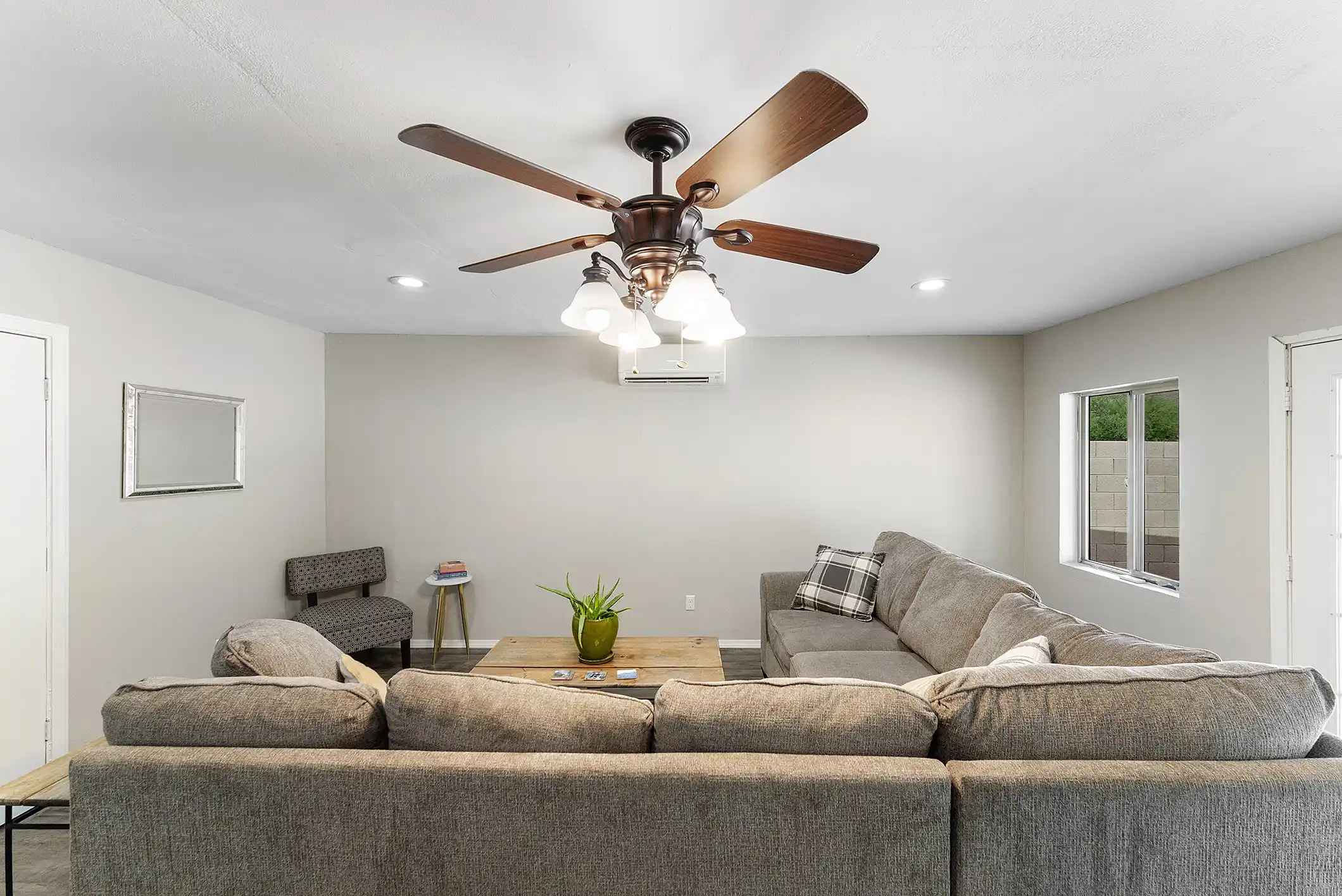 2080 East Greenway Drive 1