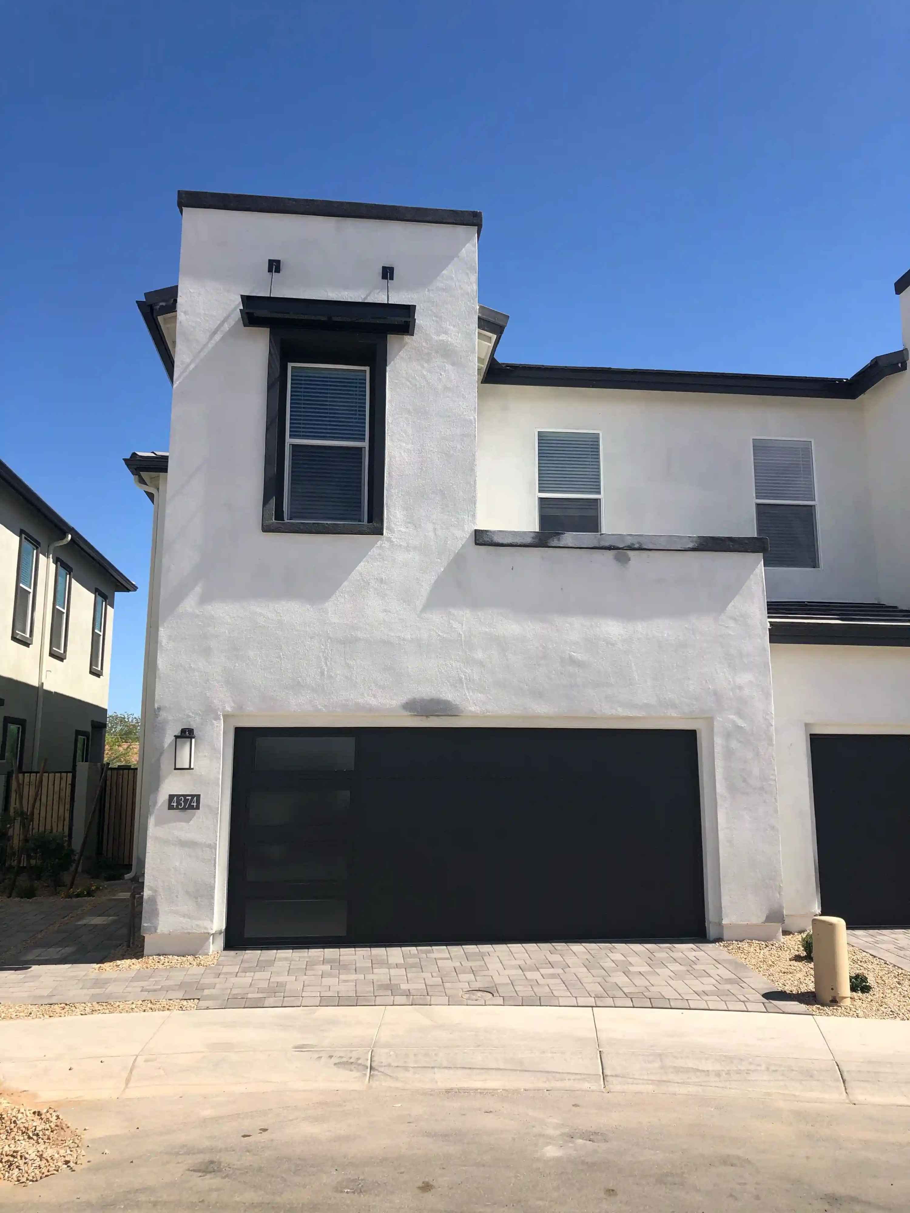 Cozy Upstairs Room in Vibrant Phoenix Community 2