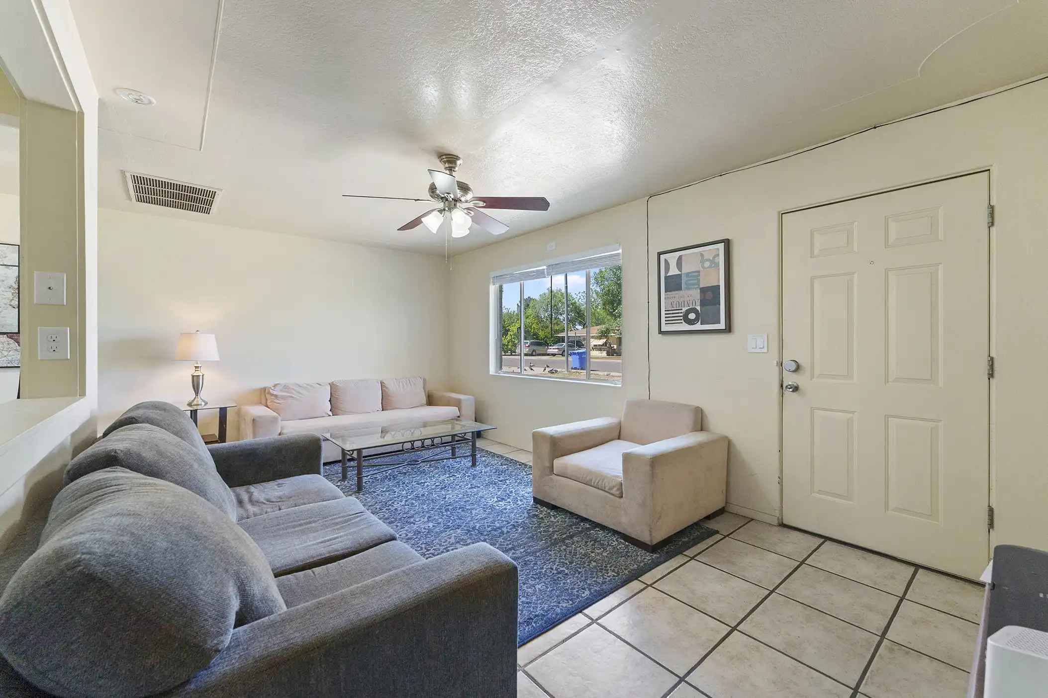 Private 2-Bedroom Suite for Rent — Mesa 4