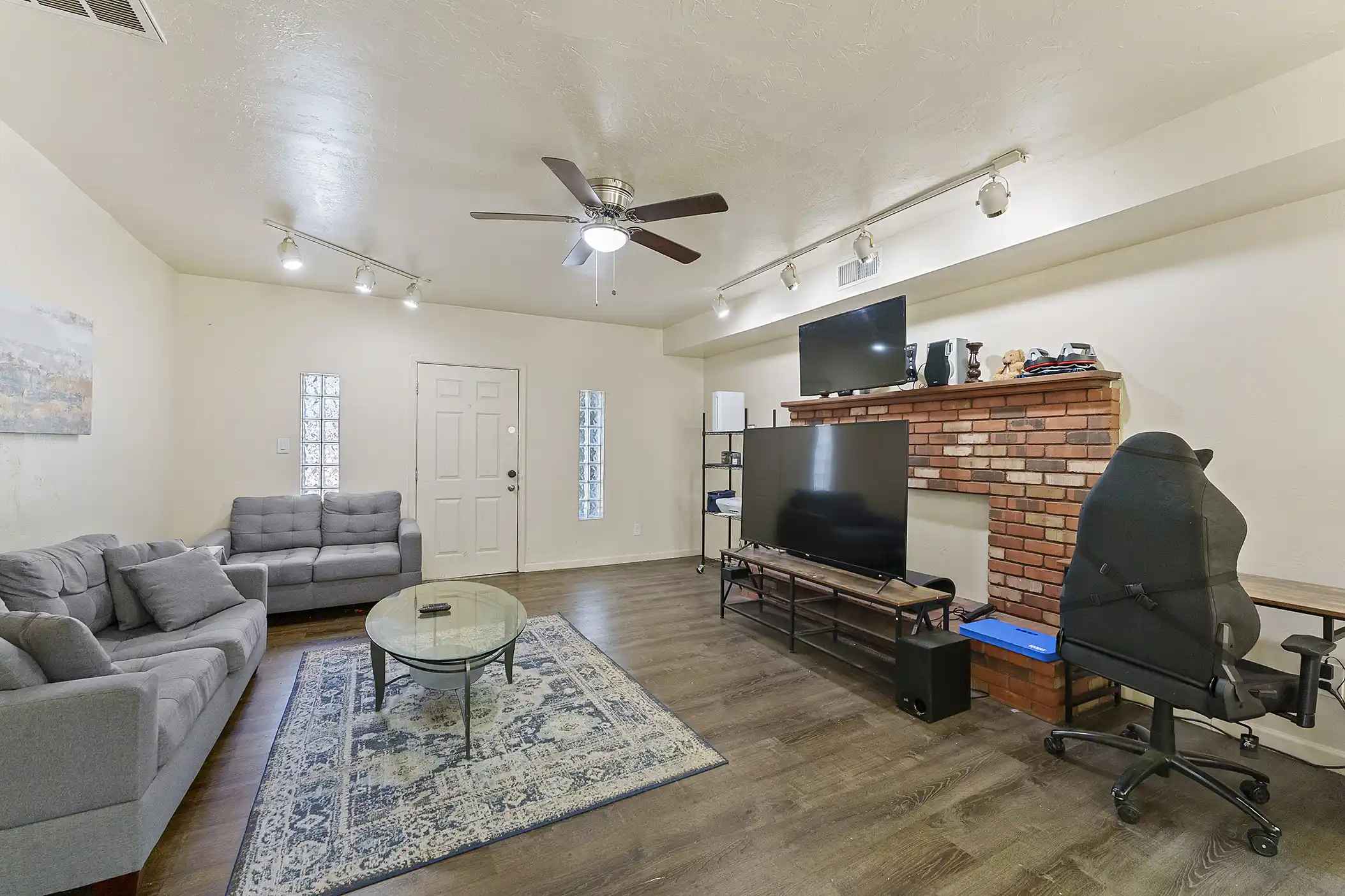 Private 2-Bedroom Suite for Rent — Mesa 2