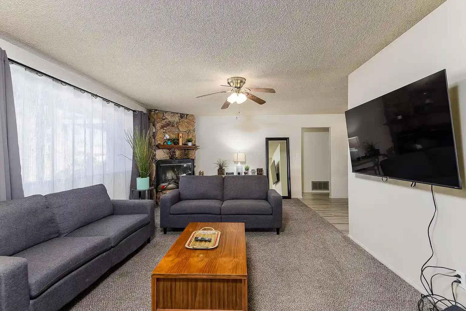 Spacious Room in Prime Tempe Location - Move-in Ready! 1